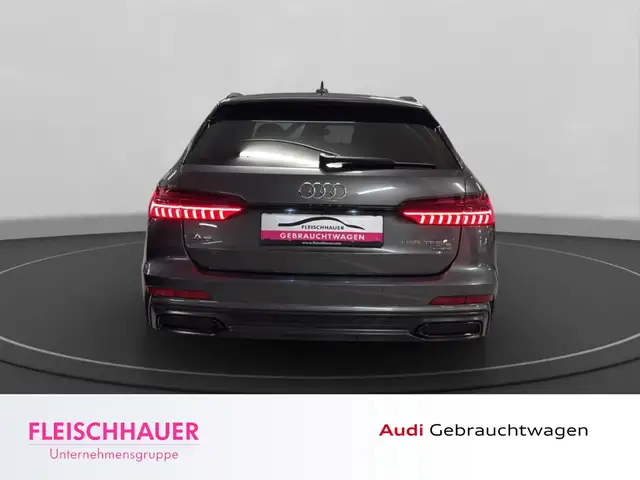 Audi A6 Avant view 5