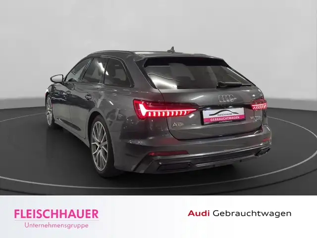 Audi A6 Avant view 4
