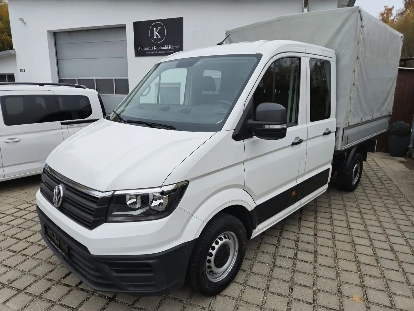 Volkswagen Crafter Pritsche 35 DOKA mittellang 4MOTION Weiß - 1