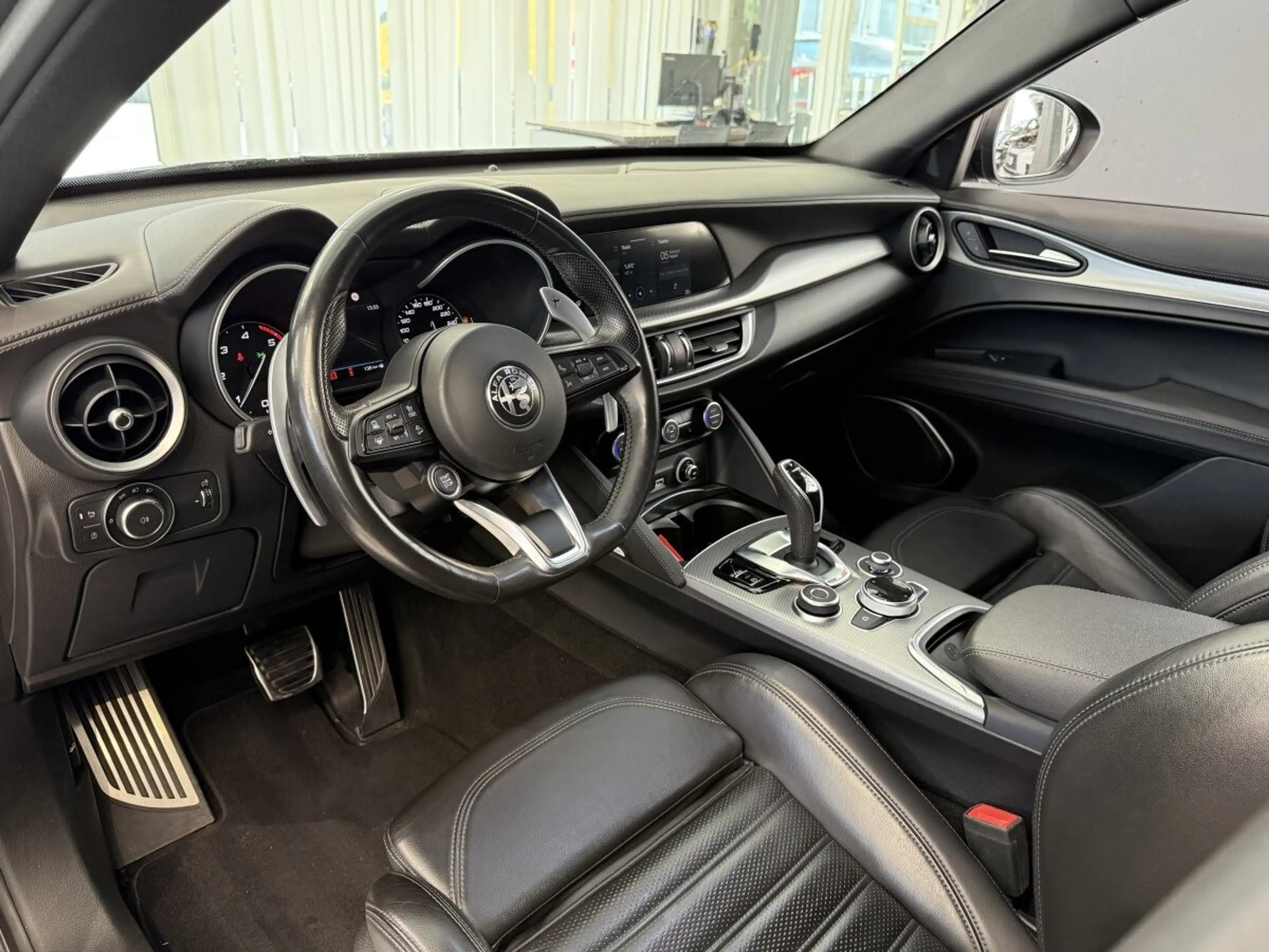 Alfa Romeo Stelvio Veloce Q4 — photo 12