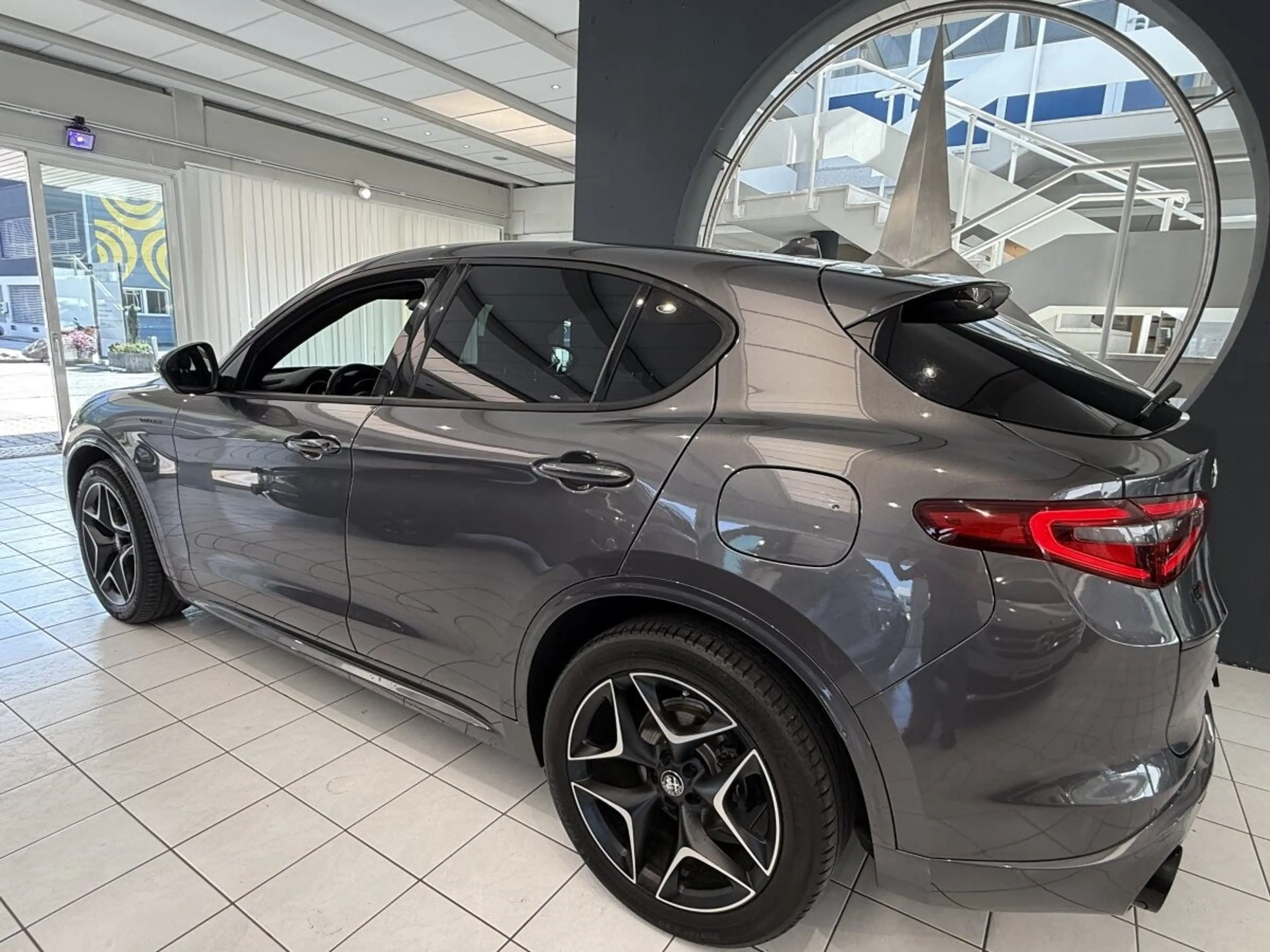 Alfa Romeo Stelvio Veloce Q4 — photo 3