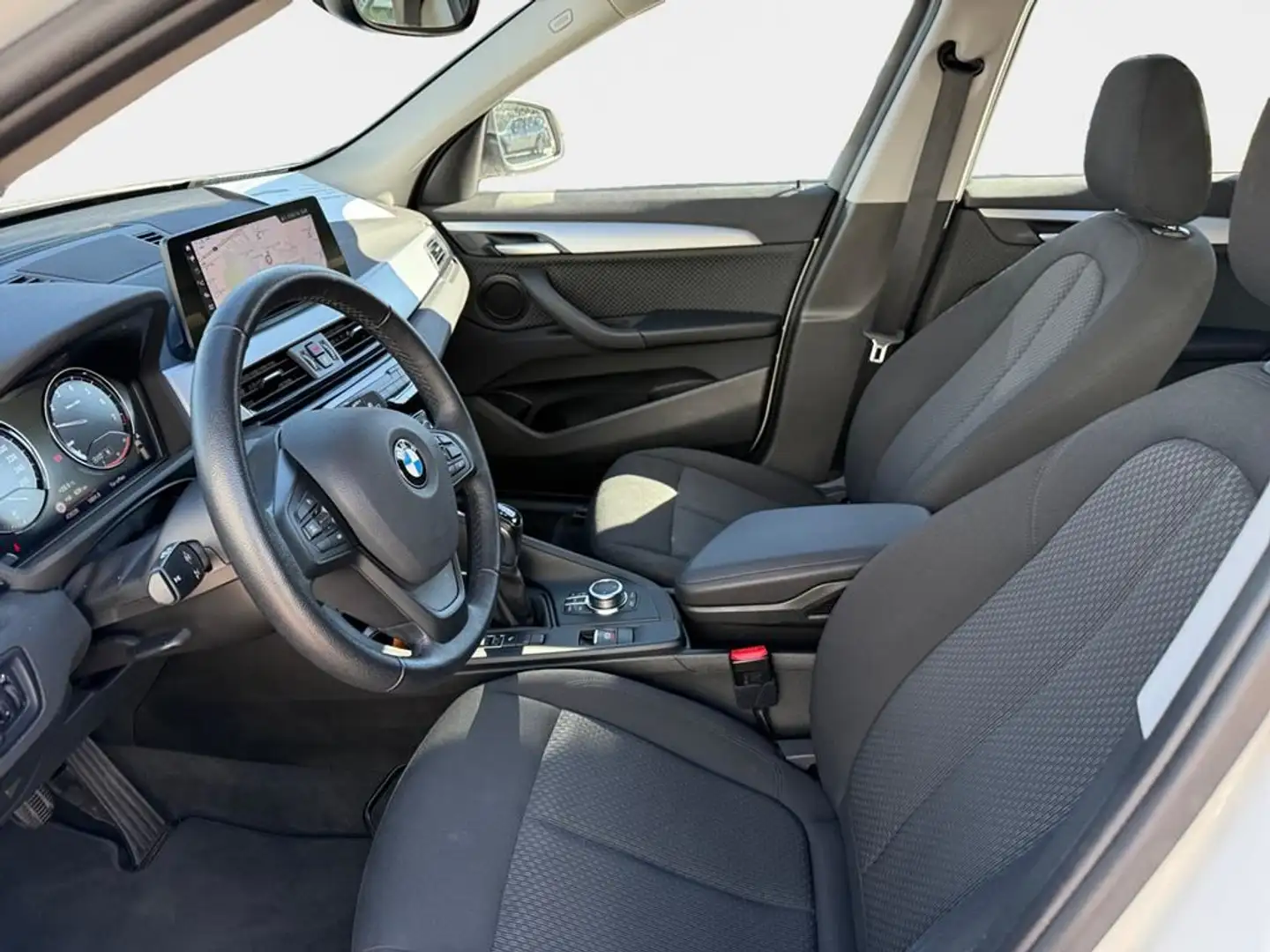 BMW X1 Advantage Weiß - 1