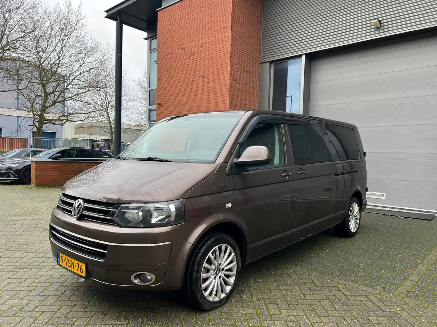 Volkswagen T5 Transporter volkswagen transporter limited edition Brun - 1
