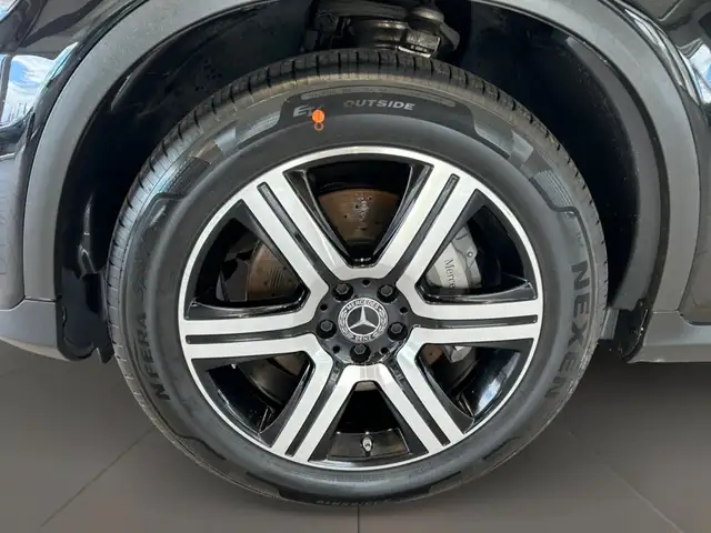 Mercedes-Benz GLC view 9