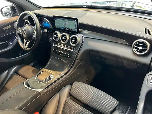 Mercedes-Benz GLC view 11