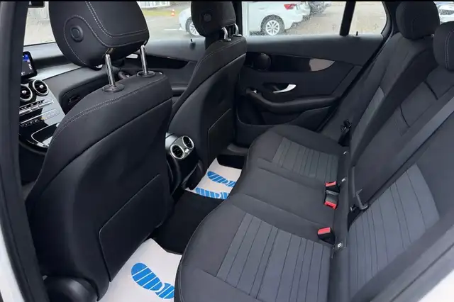 Mercedes-Benz GLC 300 view 15