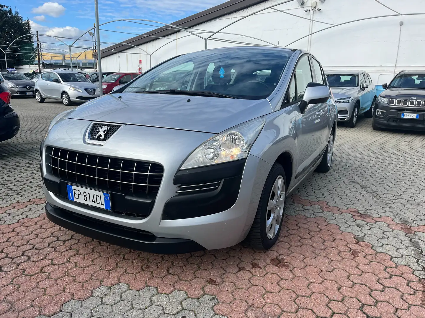 Peugeot 3008 3008 1.6 hdi 8v Business 115cv fap siva - 1