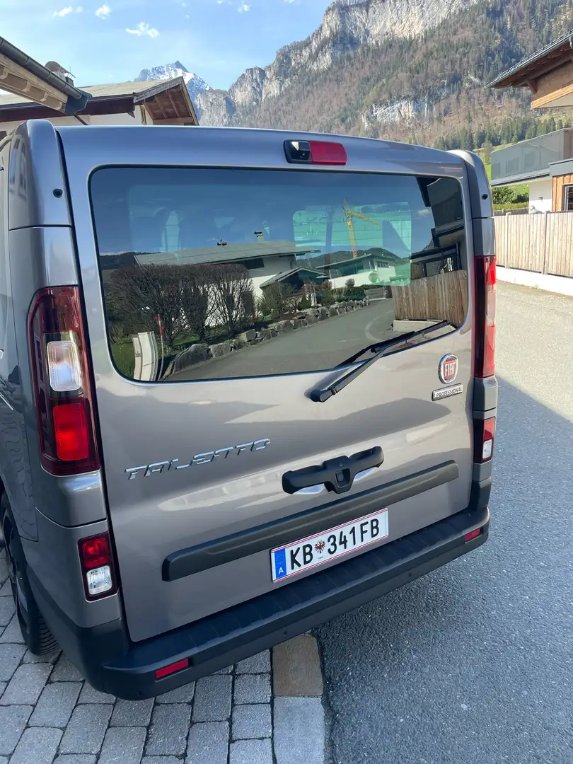Fiat Talento Panorama 3,0t 2,0 EcoJet 145 L2H1 Family Gris - 1