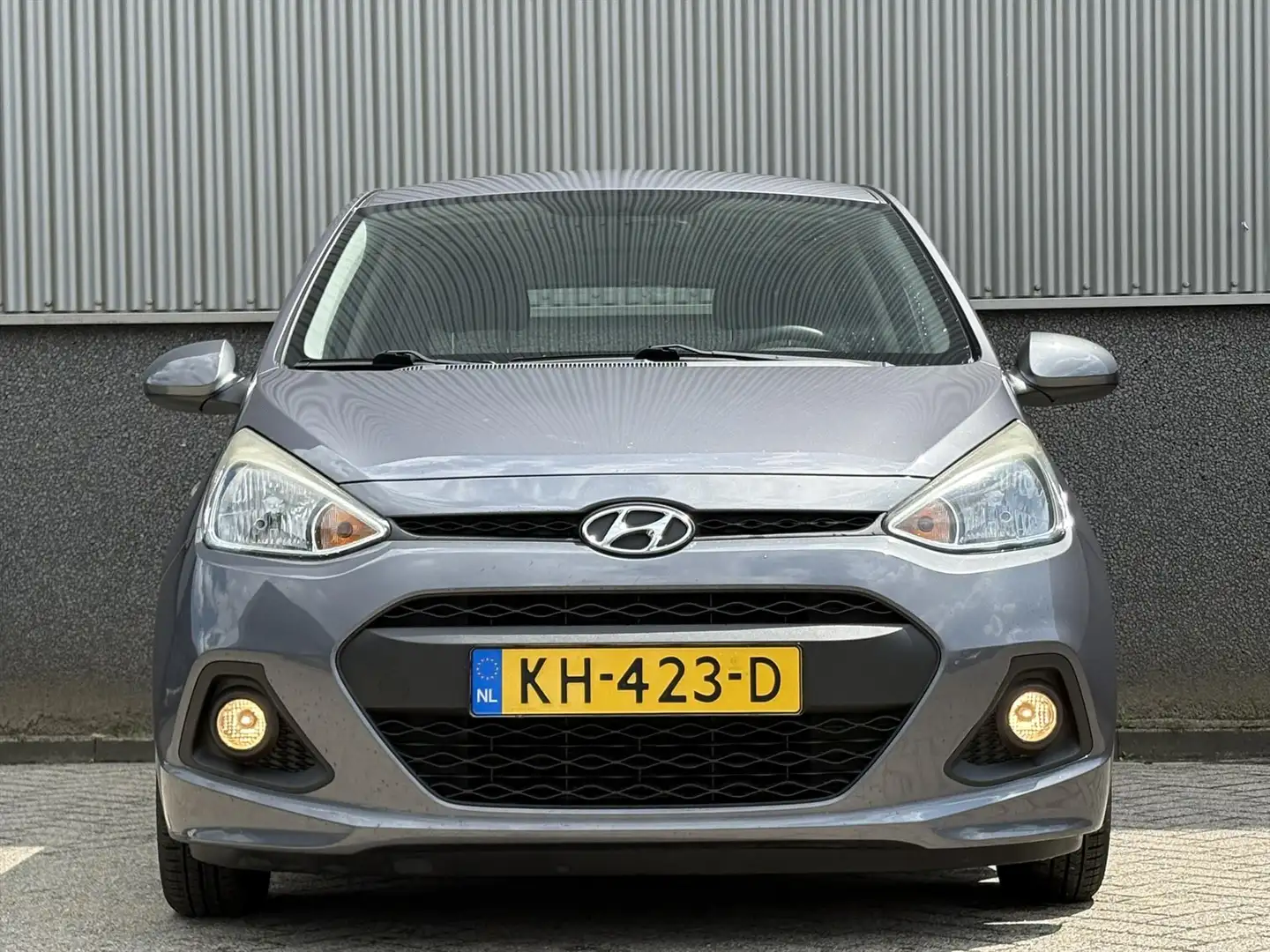 Hyundai i10 1.0i Blue 66pk i-Motion Comfort | Trekhaak | Cruis Grijs - 2