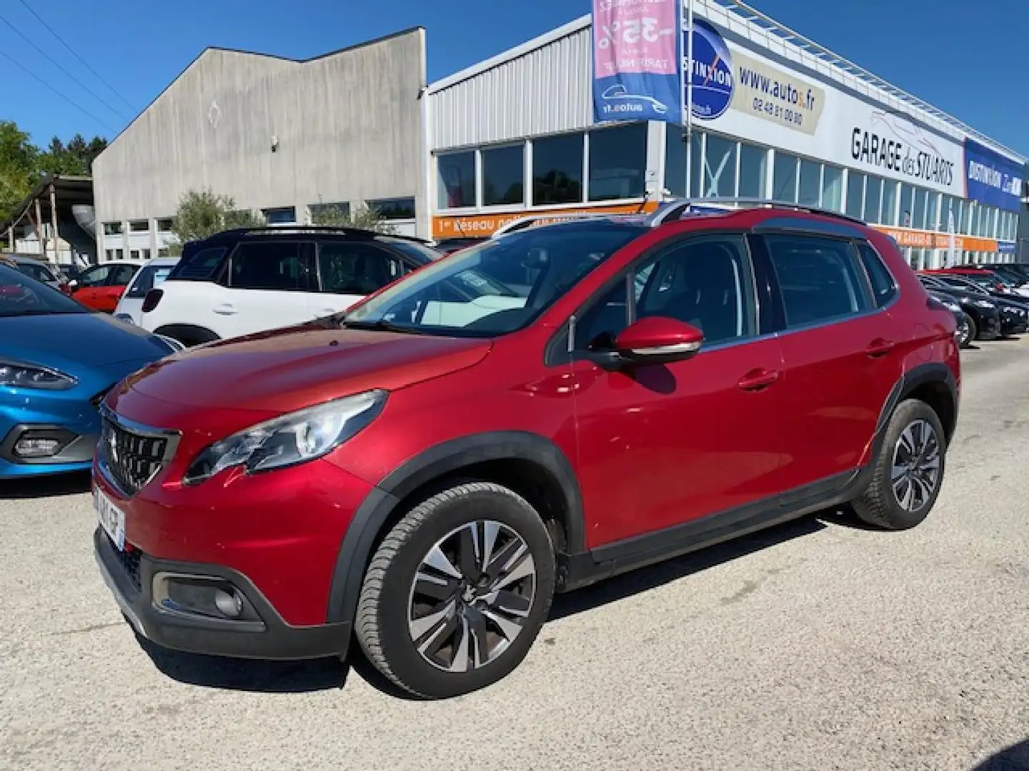 Peugeot 2008 1.2i PureTech 12V S\u0026S - 110  Allure Rouge - 1