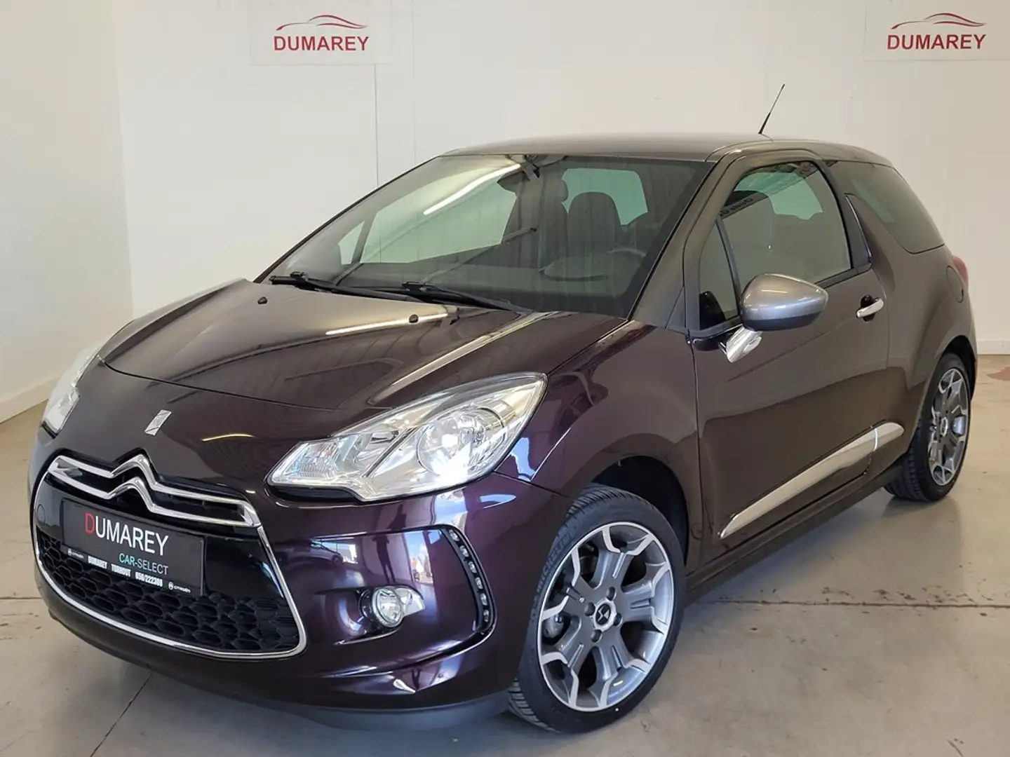 Citroen DS3 12 Benzine sport chic Rouge - 1