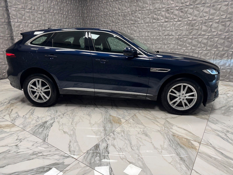 Jaguar F-Pace F-PACE P 400e AWD Plug-In Hybrid* — photo 2