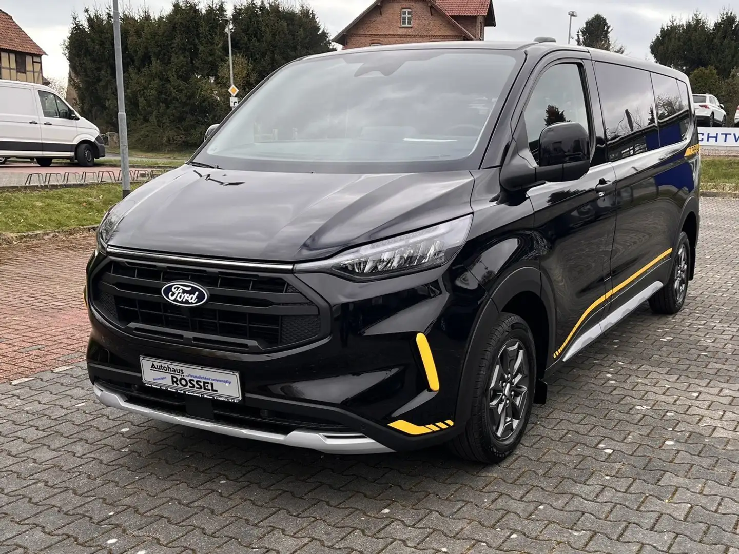 Ford Transit Custom 2,0 TDCI L2H1 Trail 17" ALU Navi LED Noir - 1