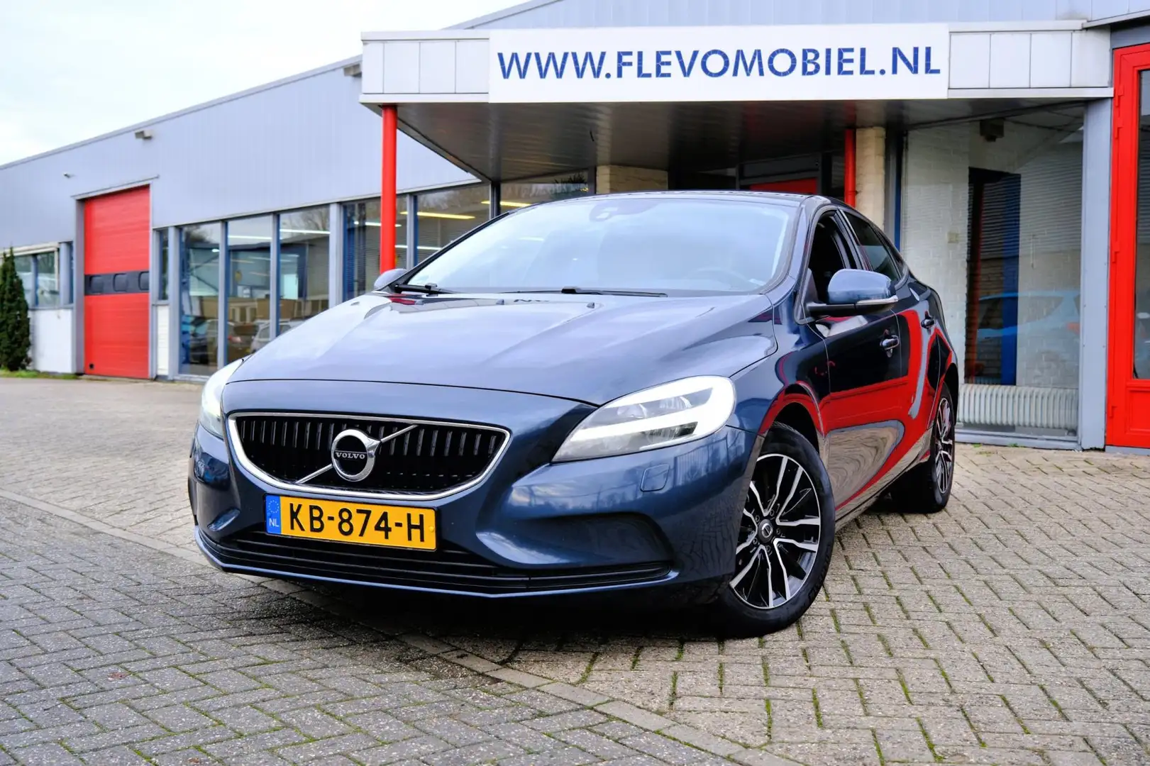 Volvo V40 2.0 D2 Nordic+ LED|Navi|Clima|LMV Blauw - 1