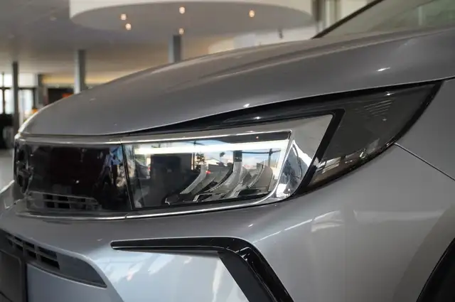 Opel Grandland X view 5