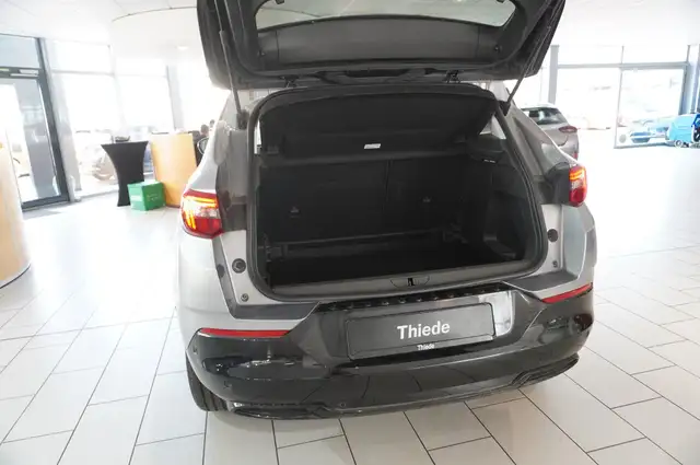 Opel Grandland X view 12