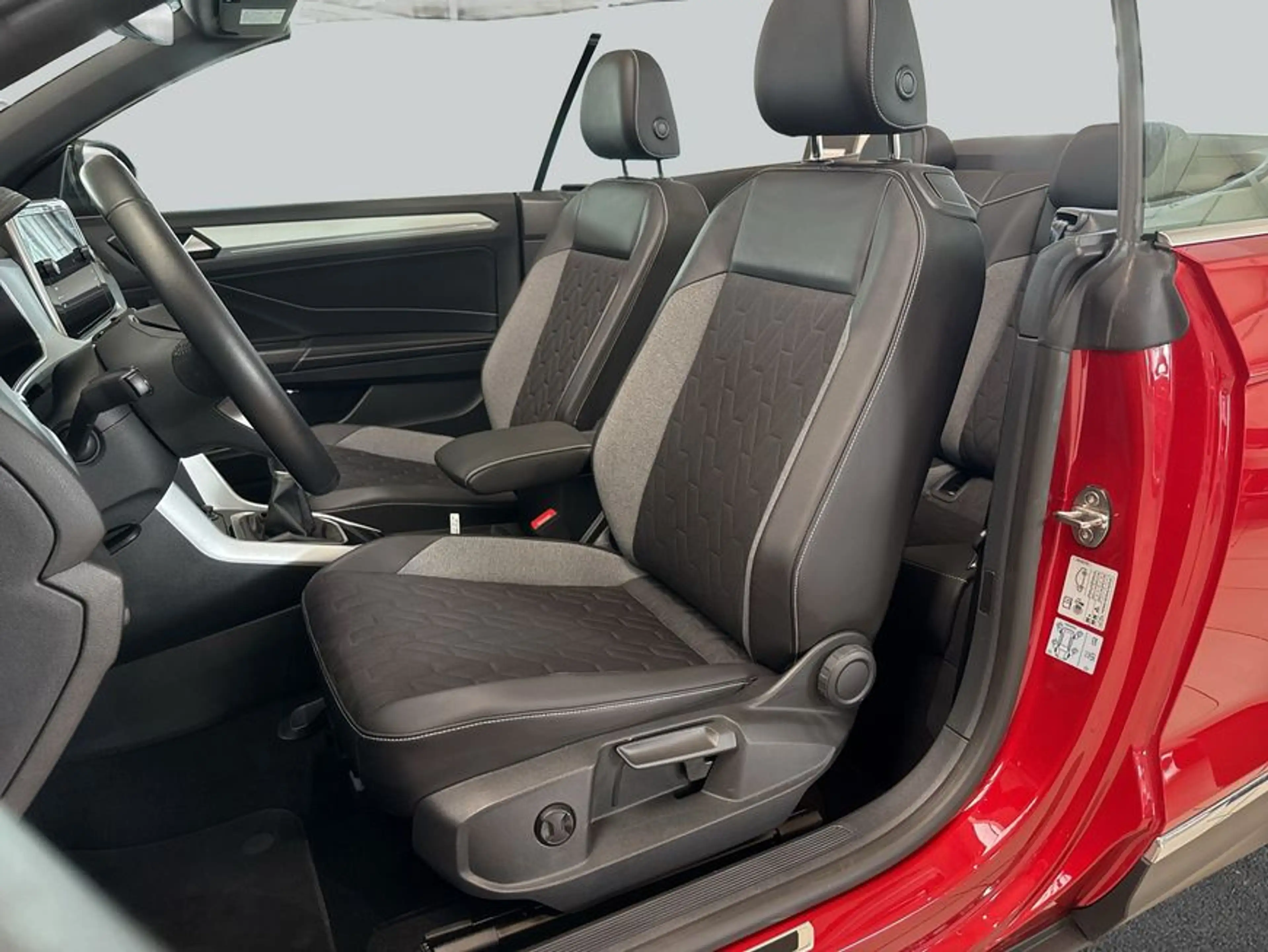Volkswagen T-Roc Cabriolet 1.5 TSI Goal Kamera/Navi/Standheiz — photo 10