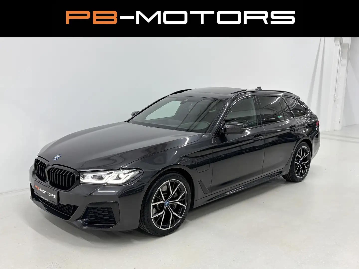 BMW 530 530 e xDrive M Sport Panorama Harman Kardon HUD Grau - 1