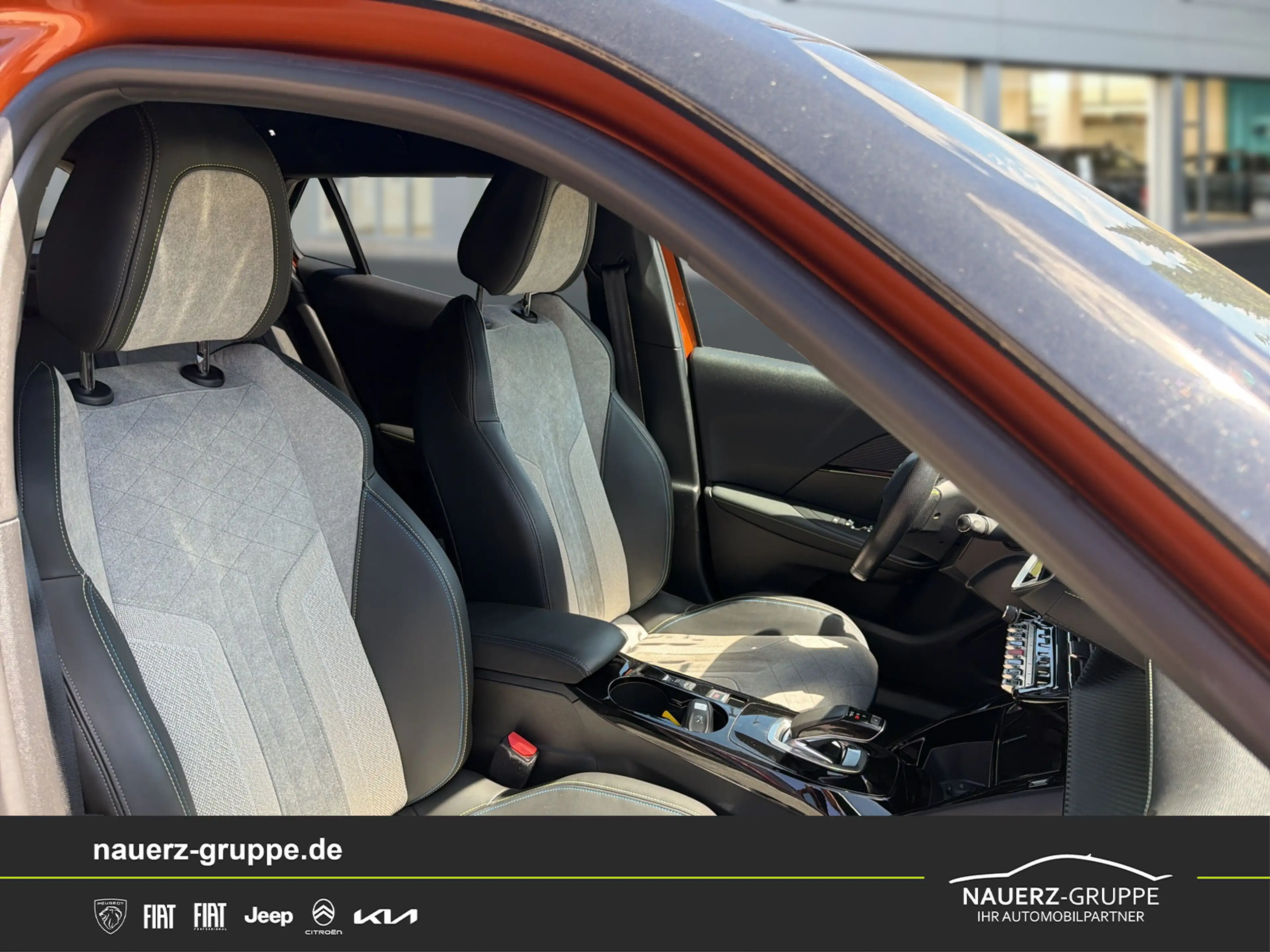 Peugeot e-2008 GT 136 NAVI SHZ — photo 9