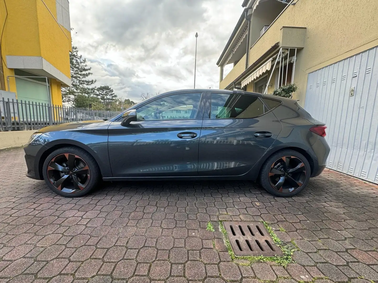 CUPRA Leon Leon 1.5 tsi 150cv Grigio - 2