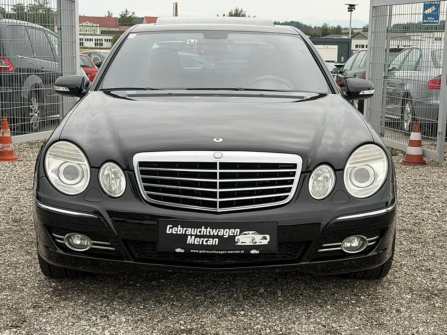Mercedes-Benz E 320 CDI Avantgarde DPF Schwarz - 2