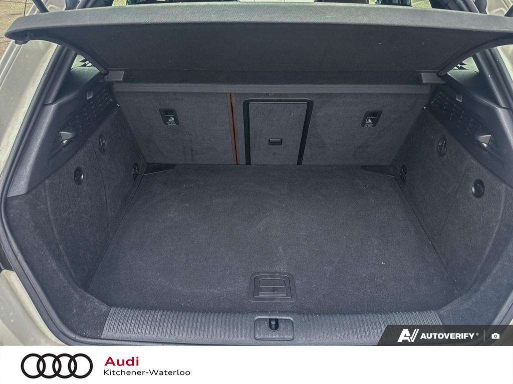 2018 Audi A3 e-tron 1.4T Progressiv FWD 6sp S tronic thumb 11