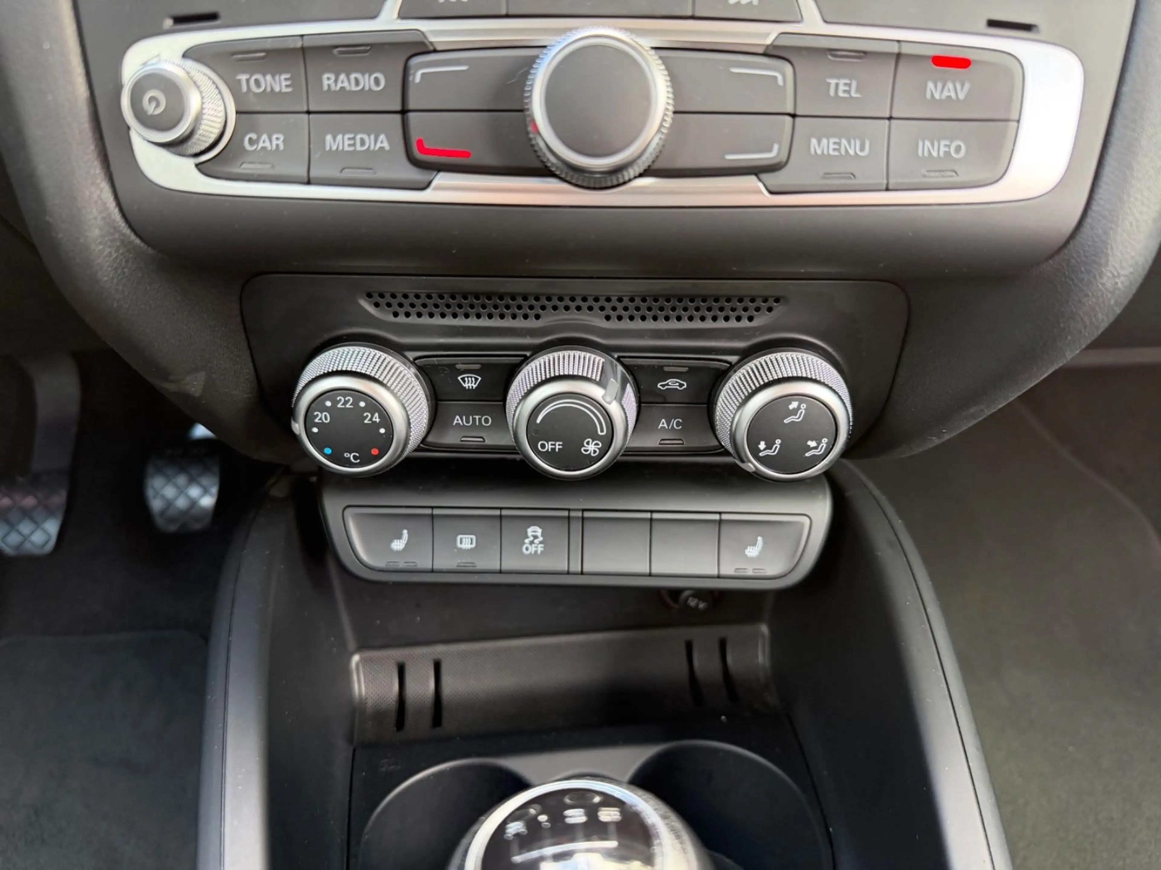 Audi A1 Sportback sport Navi SHZ Klima PDC S-Line — photo 11
