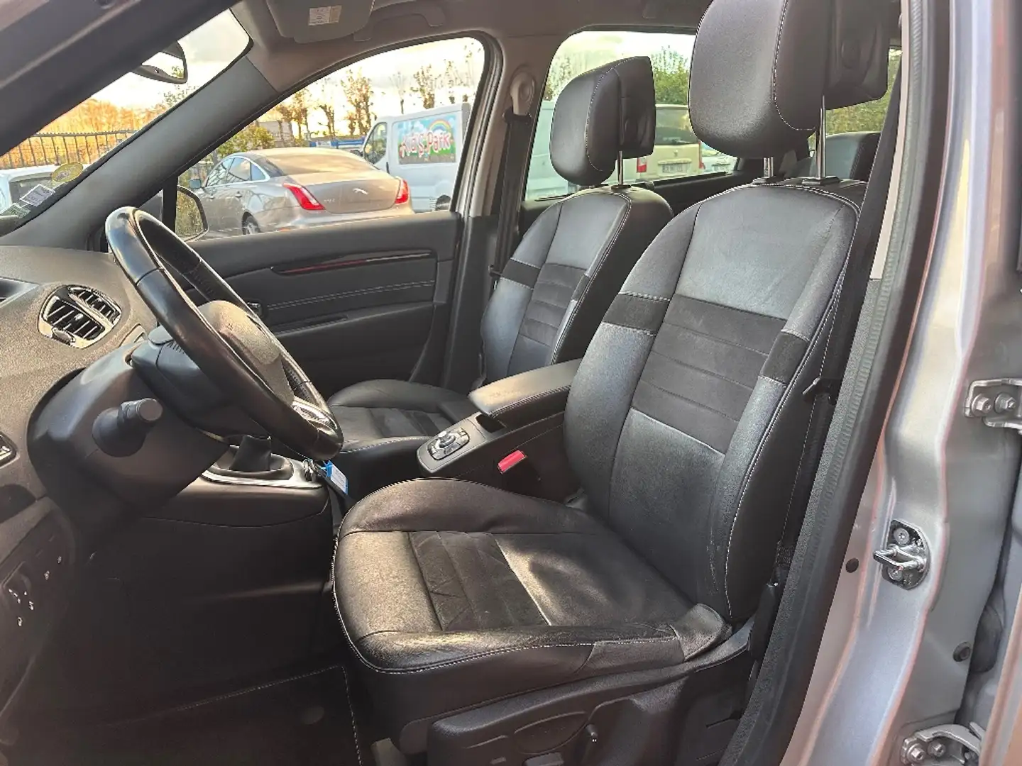 Renault Grand Scenic dCi 130 Lounge 7 pl - 2