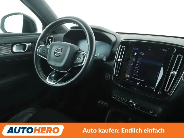 Volvo XC40 view 13