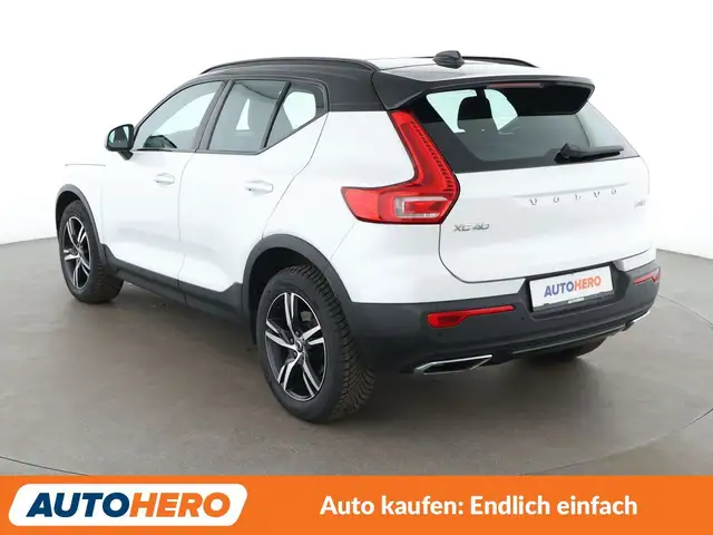 Volvo XC40 view 4