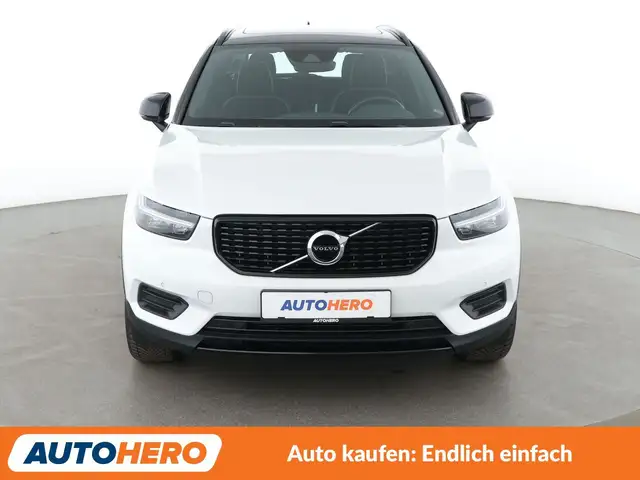 Volvo XC40 view 9