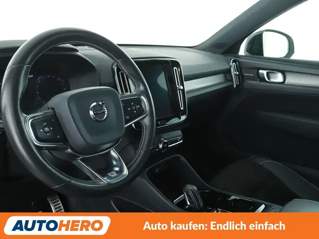 Volvo XC40 view 11