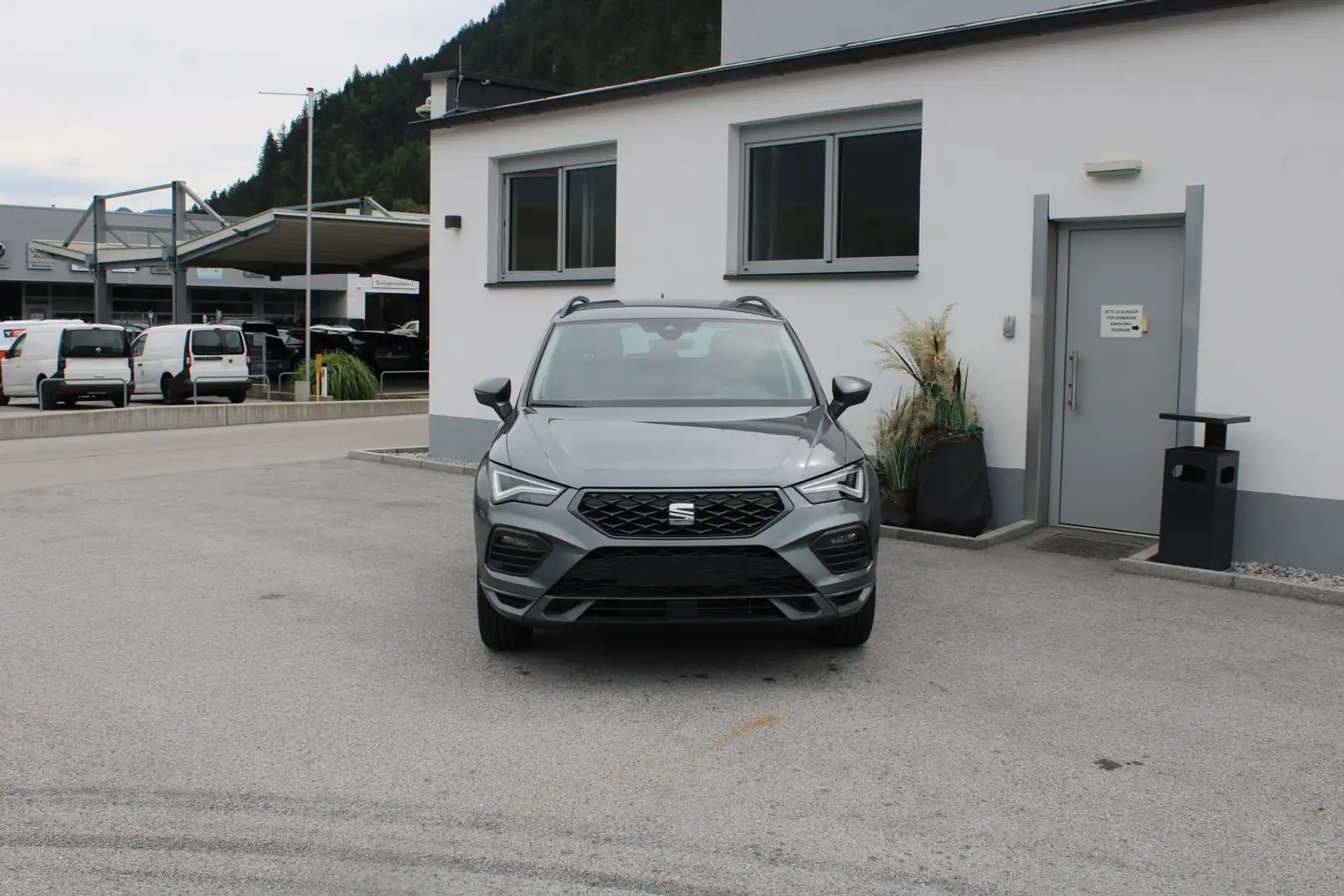 SEAT Ateca FR Edition 1.0 TSI Grau - 2