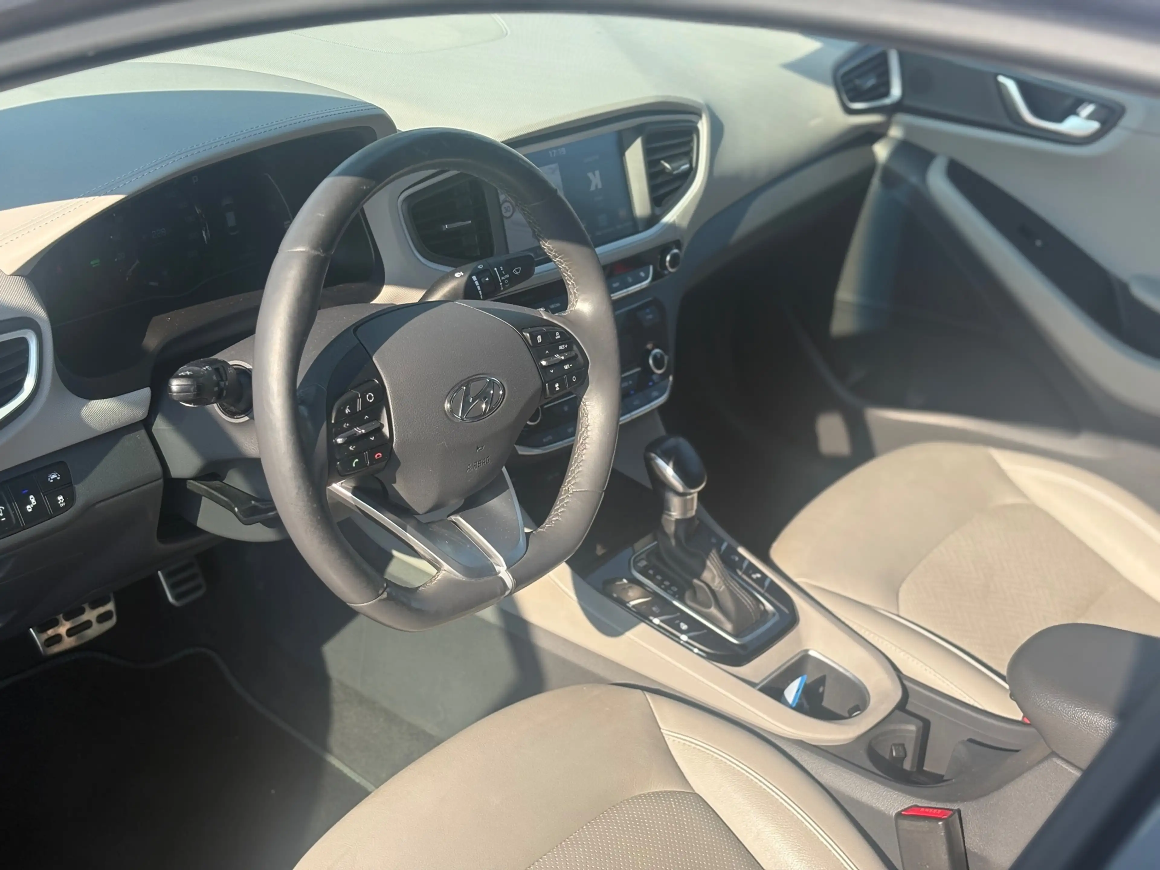 Hyundai IONIQ 1.6 GDi Trend Hybrid | BOMVOL OPTIES | Leder | 17” — photo 7