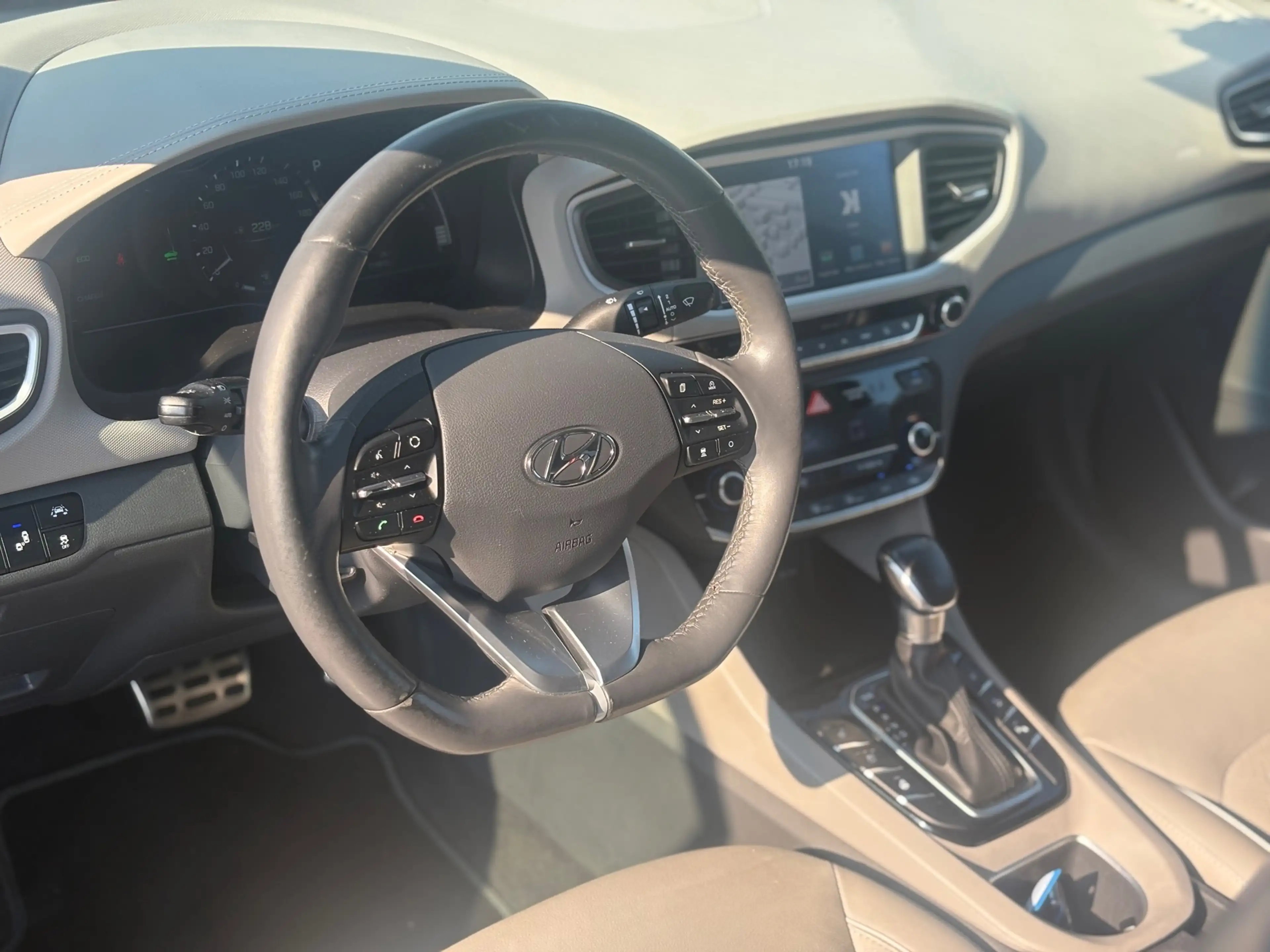 Hyundai IONIQ 1.6 GDi Trend Hybrid | BOMVOL OPTIES | Leder | 17” — photo 6