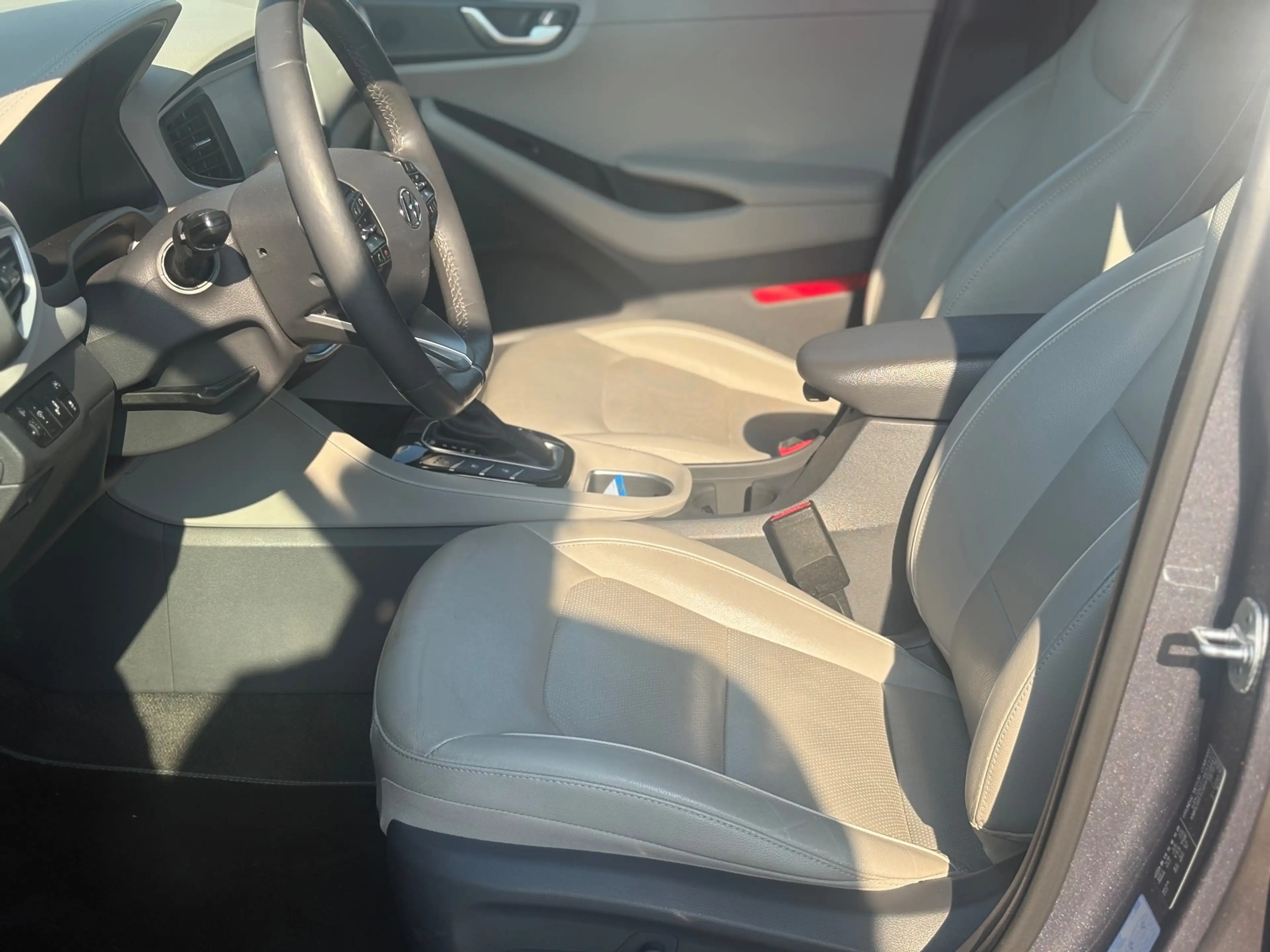 Hyundai IONIQ 1.6 GDi Trend Hybrid | BOMVOL OPTIES | Leder | 17” — photo 8