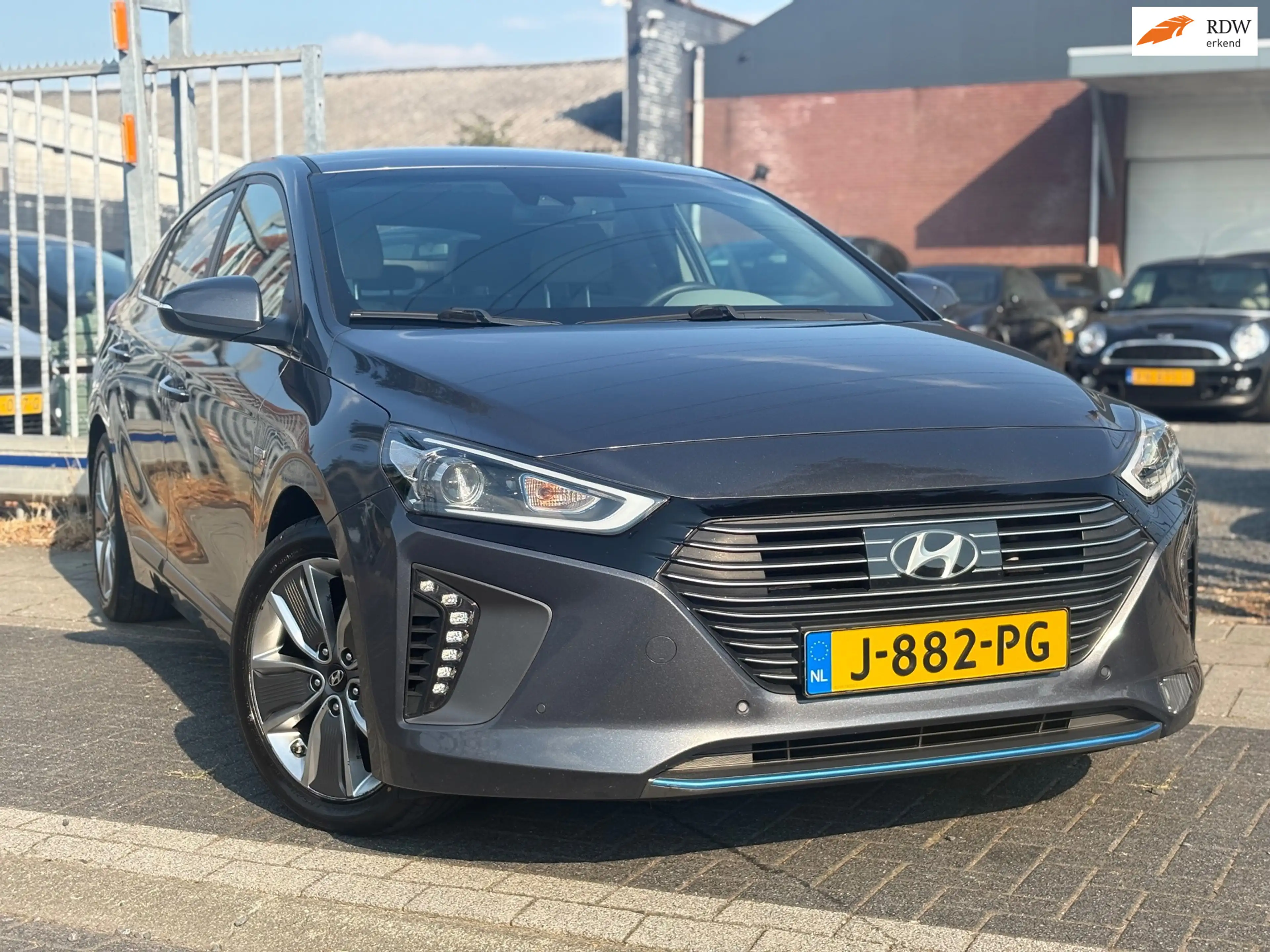 Hyundai IONIQ 1.6 GDi Trend Hybrid | BOMVOL OPTIES | Leder | 17”