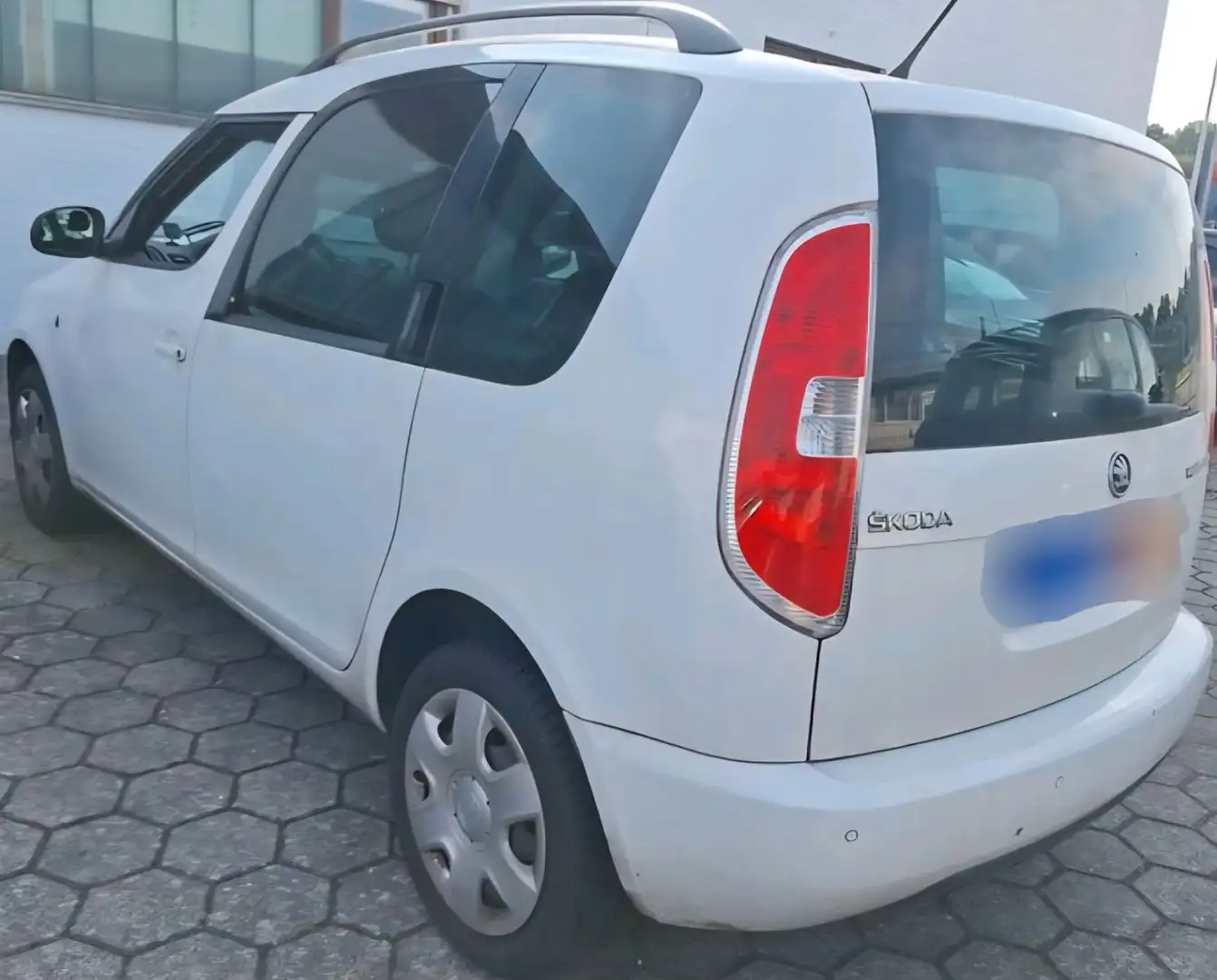 Skoda Roomster 1.2 TSI Noire Alb - 2