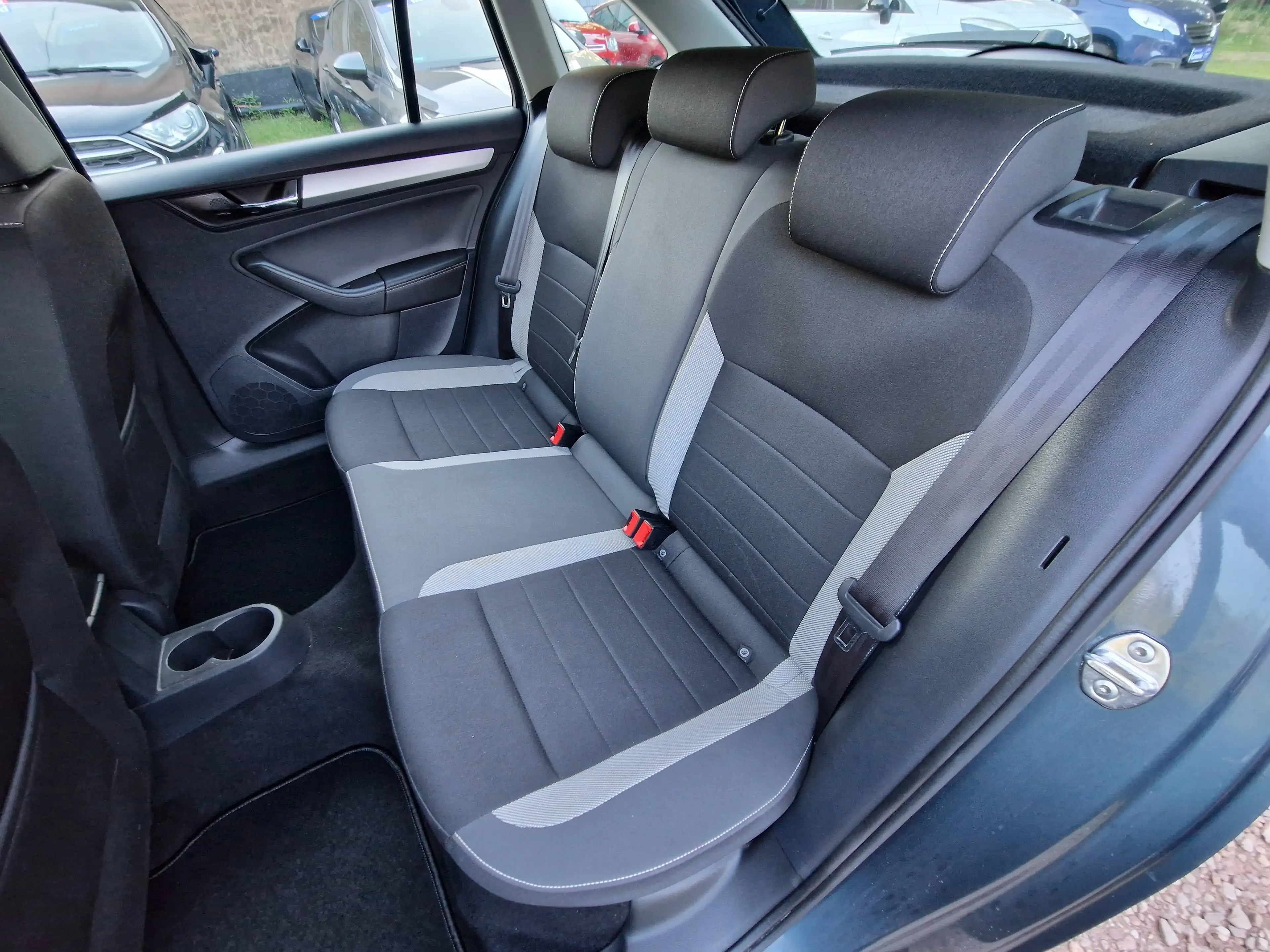 Skoda Rapid/Spaceback Klima 96Tkm LED Sitzhzg ESP 2Hd Scheckh PDC — photo 12
