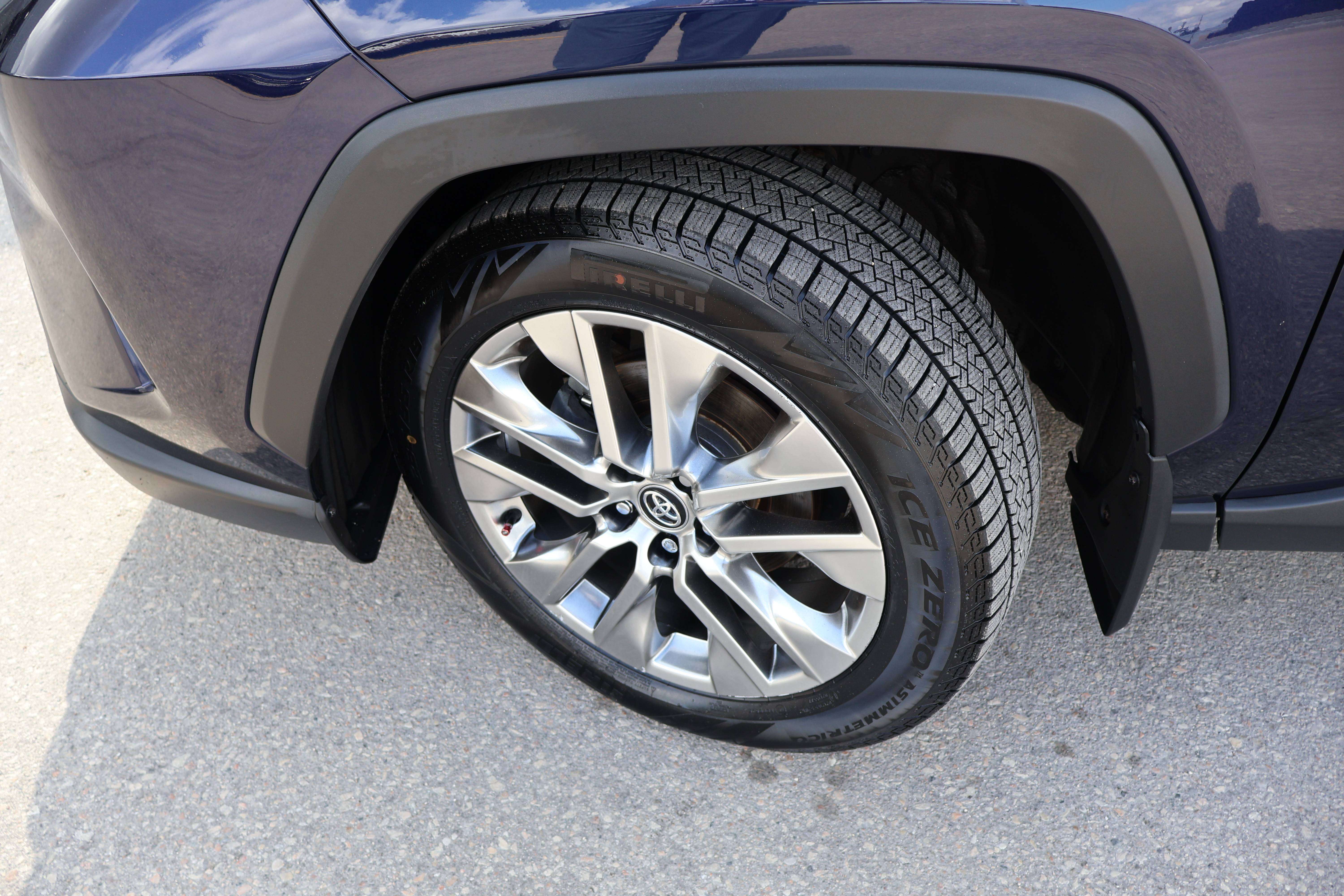 2019 Toyota RAV4 XLE — снимка 1