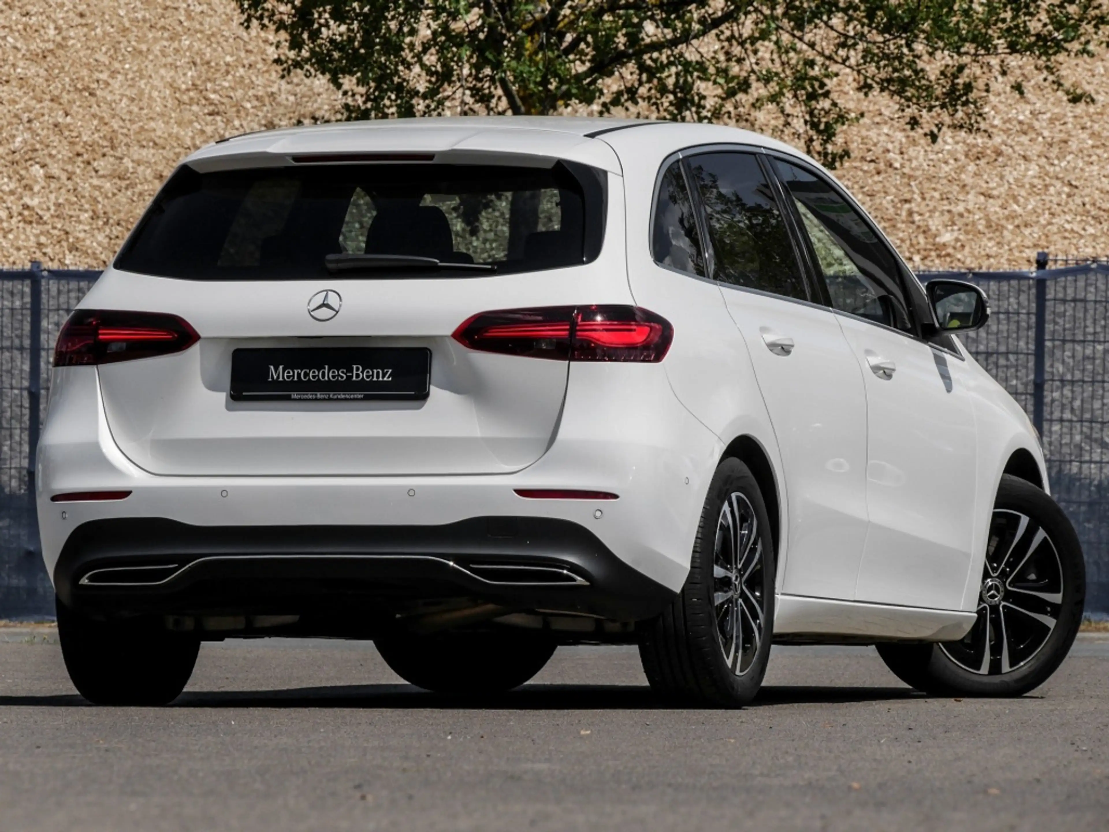 Mercedes-Benz B 220 d Progressive+AHK+Cam+LED+Navi+Totw+Wide — photo 3