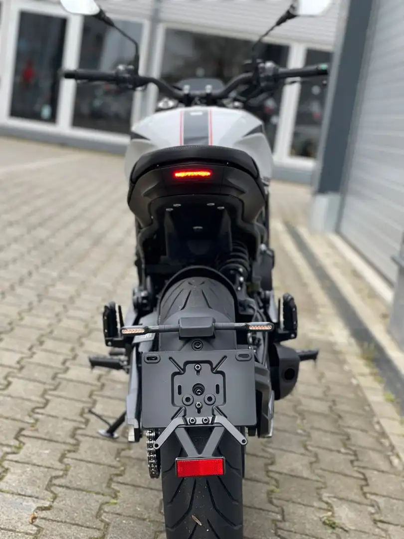 Moto Morini Seiemmezzo STR 649 SALE € 5990.- Weiß - 2