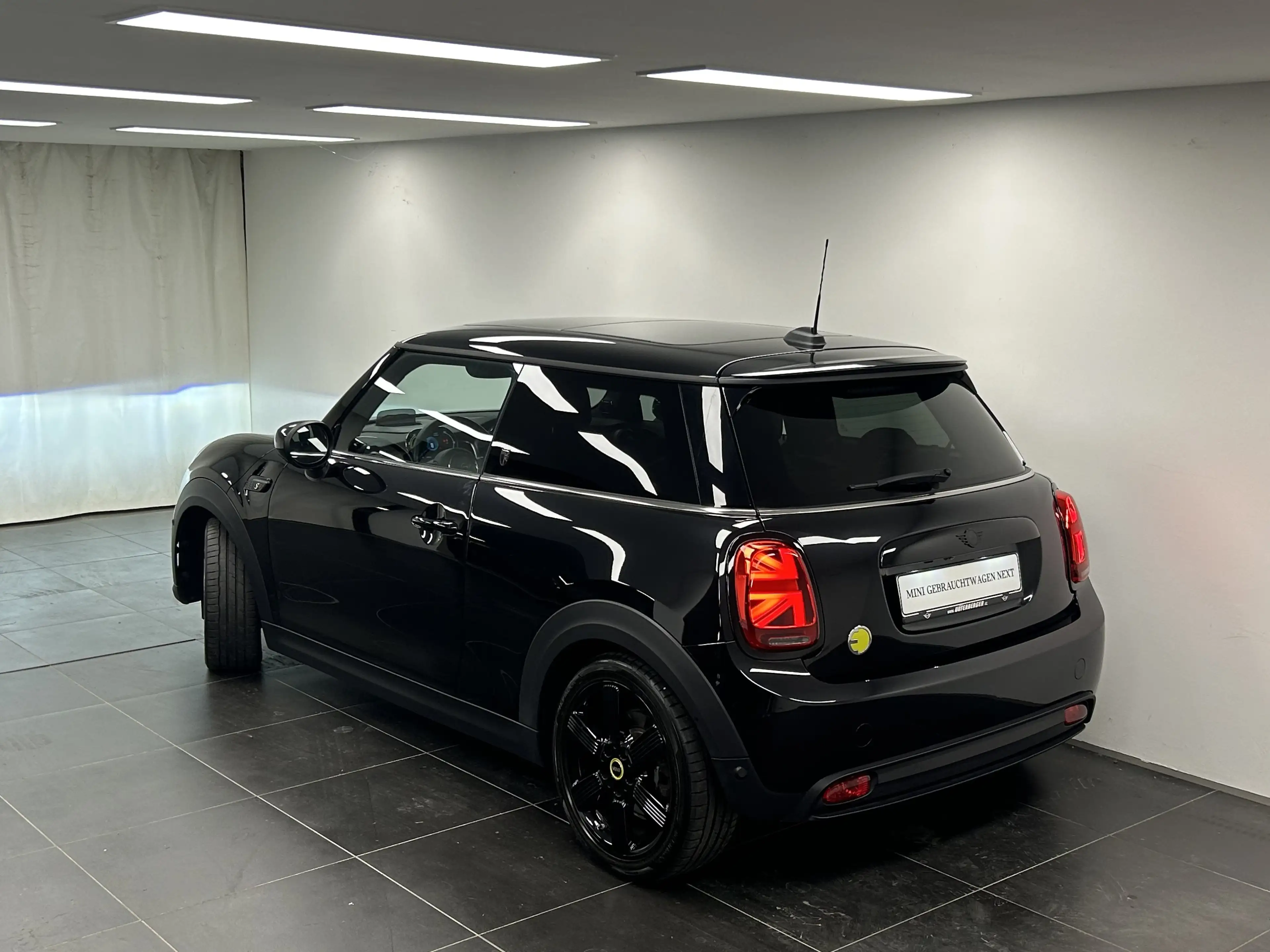 MINI Cooper SE Hatch — photo 3