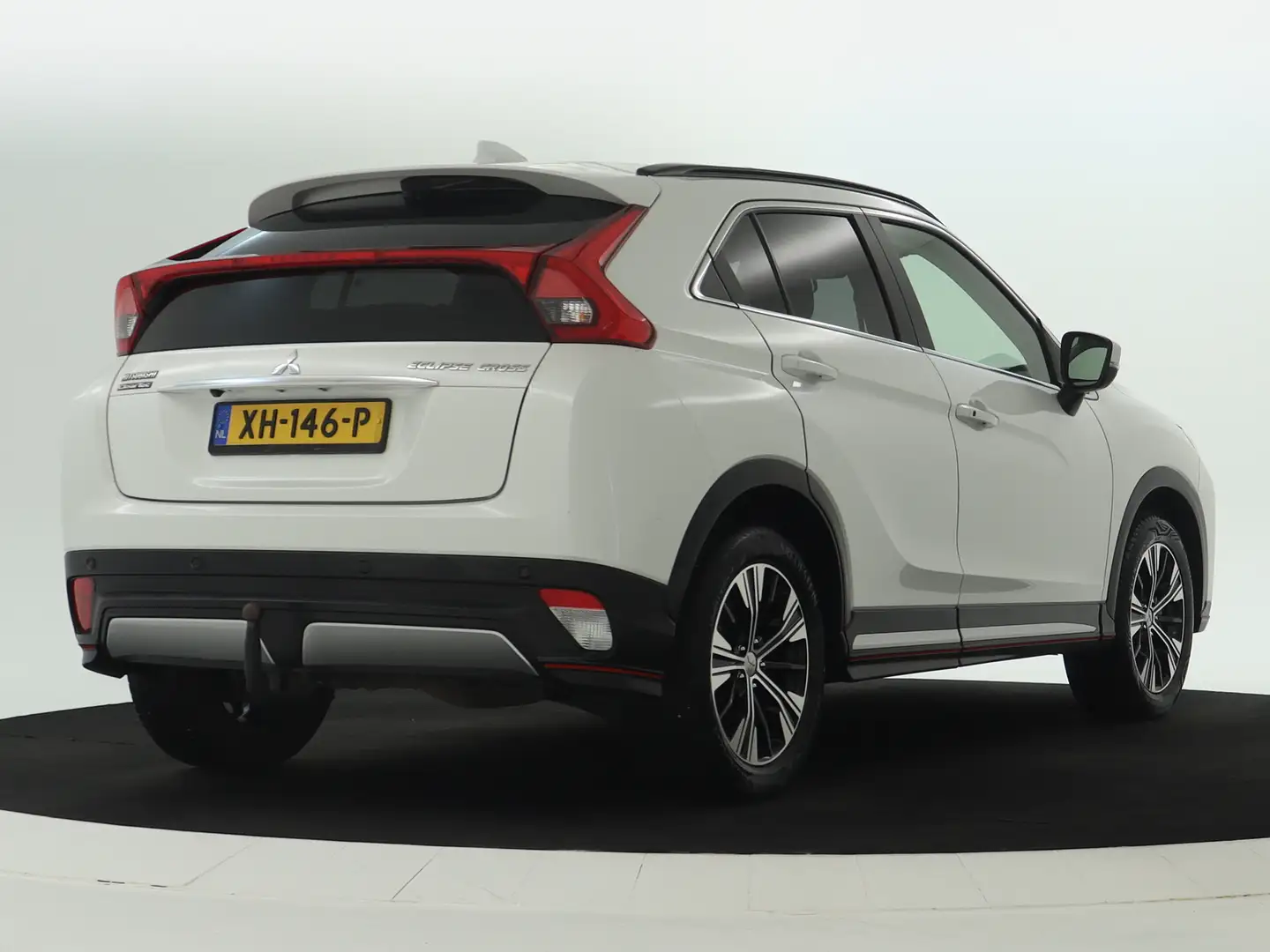 Mitsubishi Eclipse Cross 1.5 DI-T Intense S automaat | Trekhaak | Wit - 2