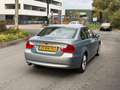 BMW 320 3-serie 320i 6-BAK CARPLAY/CLIMA/CRUISE! NETTE STA Grijs - thumbnail 4