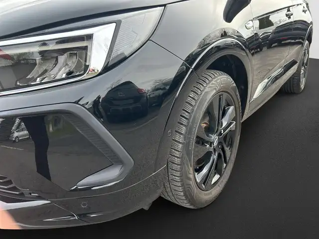 Opel Grandland view 9