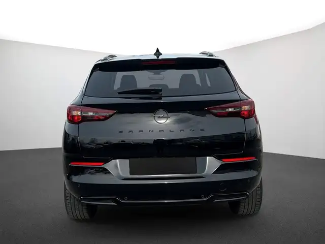 Opel Grandland view 3