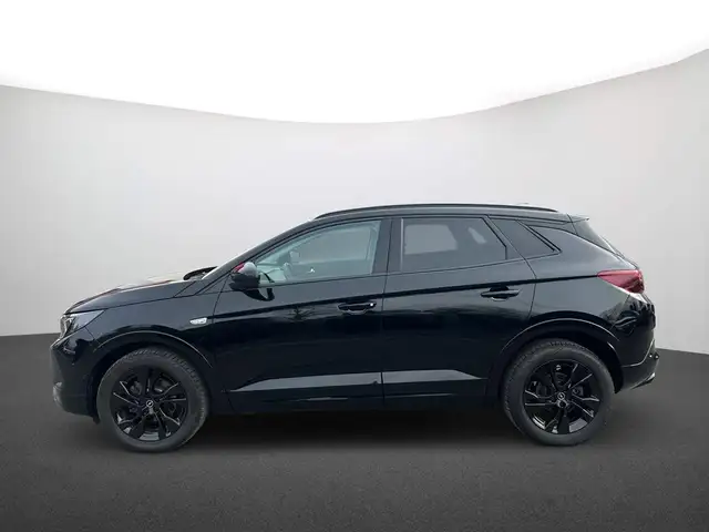 Opel Grandland view 4