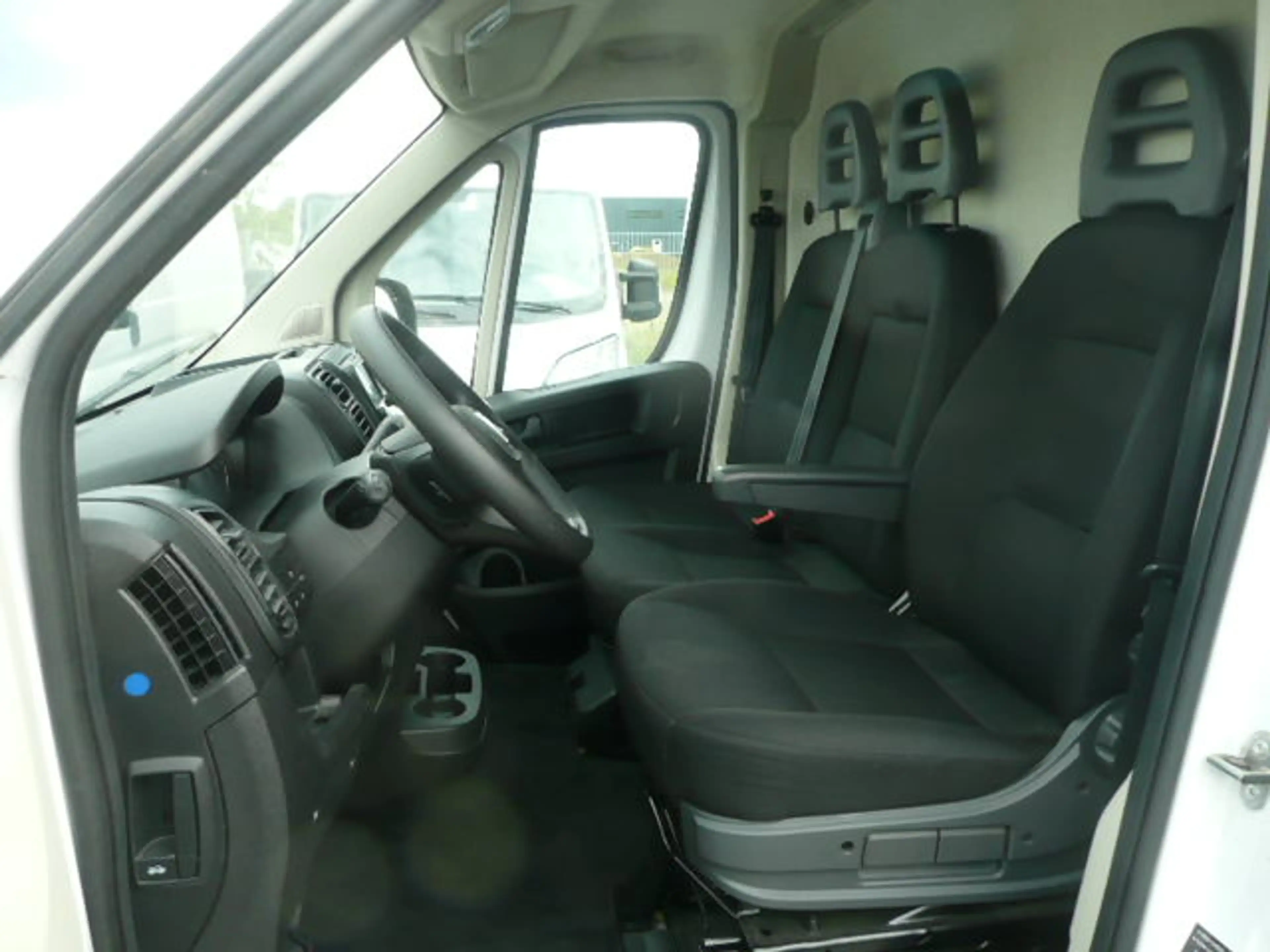 Fiat Ducato Hochr.-Ka 33 120 L2H2 37640Km Klima Tempo — photo 2