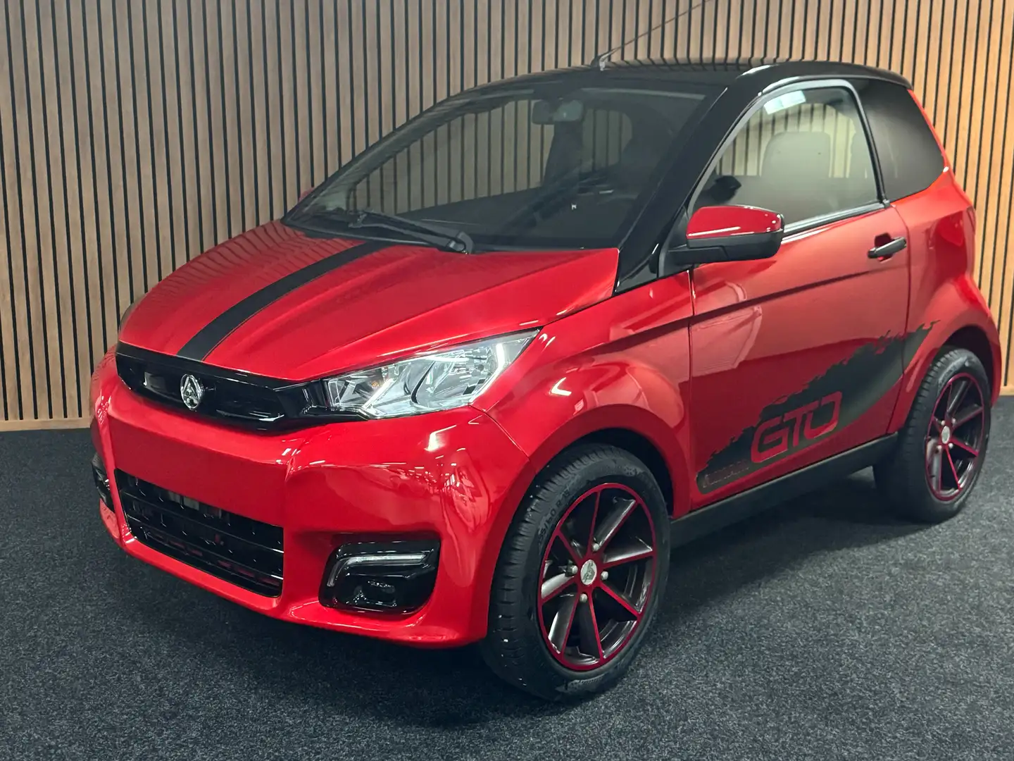 Aixam City Sport Rot GTO | 8 PS Kubota Motor Rot - 2